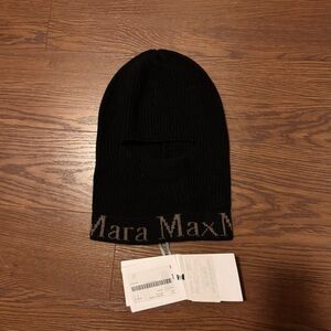 New MaxMara Balaclava hat made of wool and cashmere yarn-dyed knitwear with logo